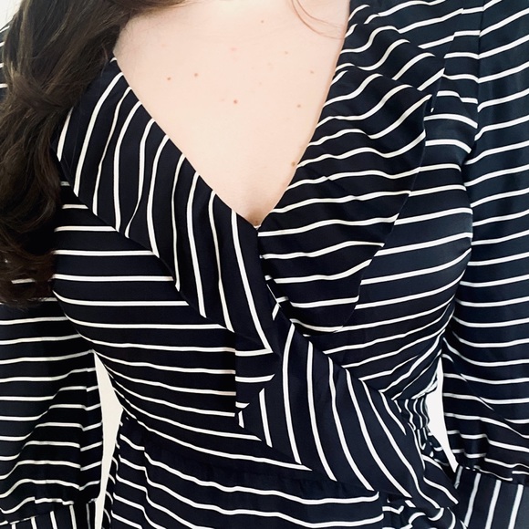 Navy and white striped KATE SPADE wrap dress - size 2 - 100% silk - Picture 2 of 7